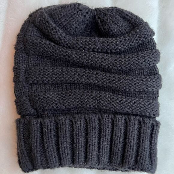 😊3/$30 Grey C.C. Slouch beanie GUC - Picture 3 of 7